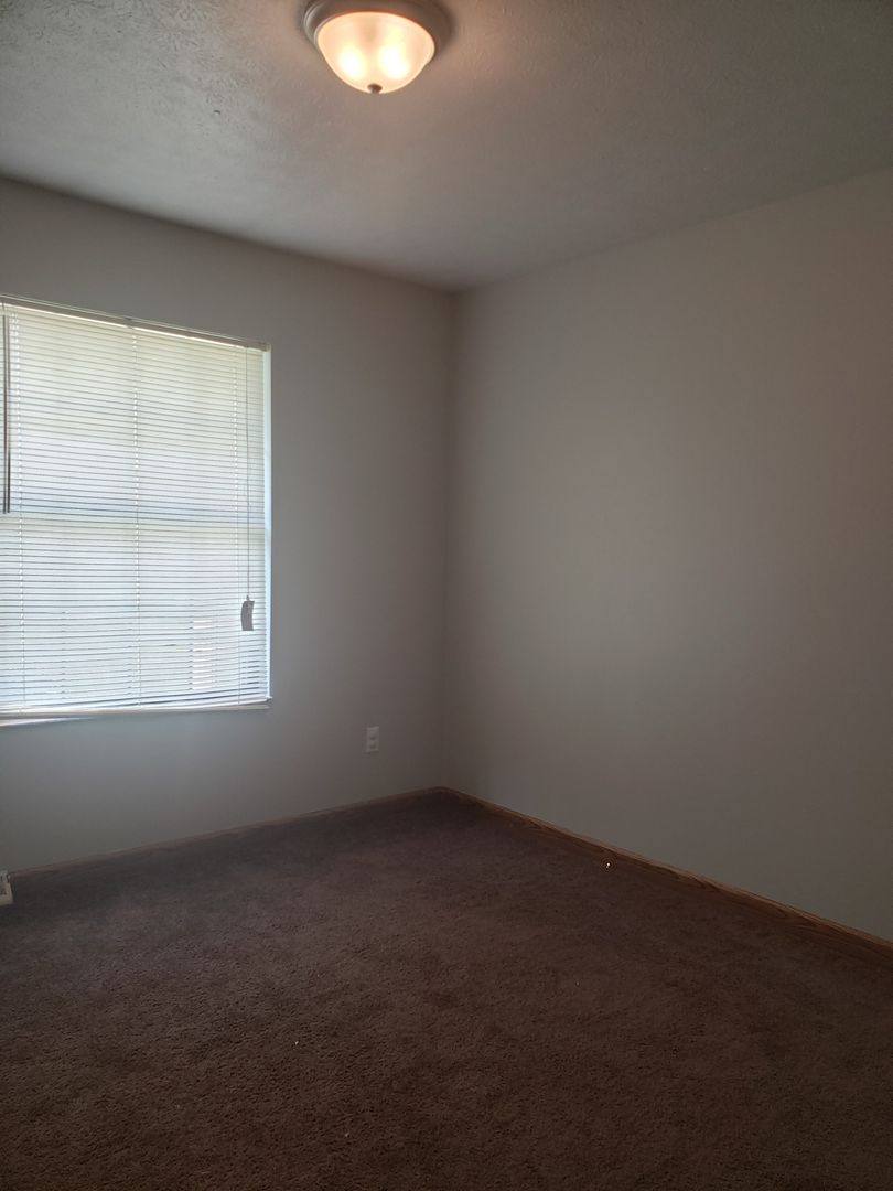 House for rent at 105 Creekside Court, Radcliff, KY 40160