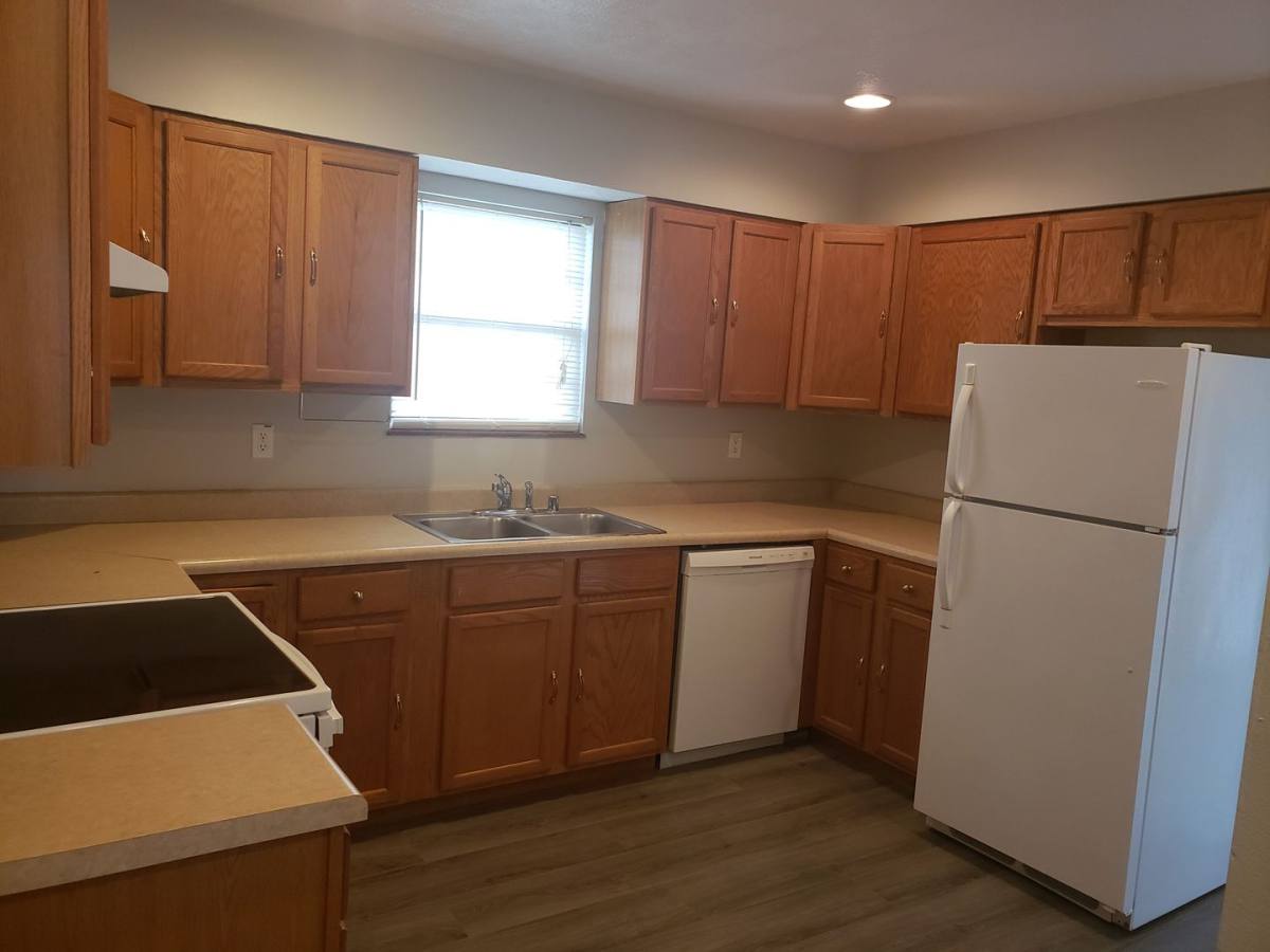 House for rent at 105 Creekside Court, Radcliff, KY 40160