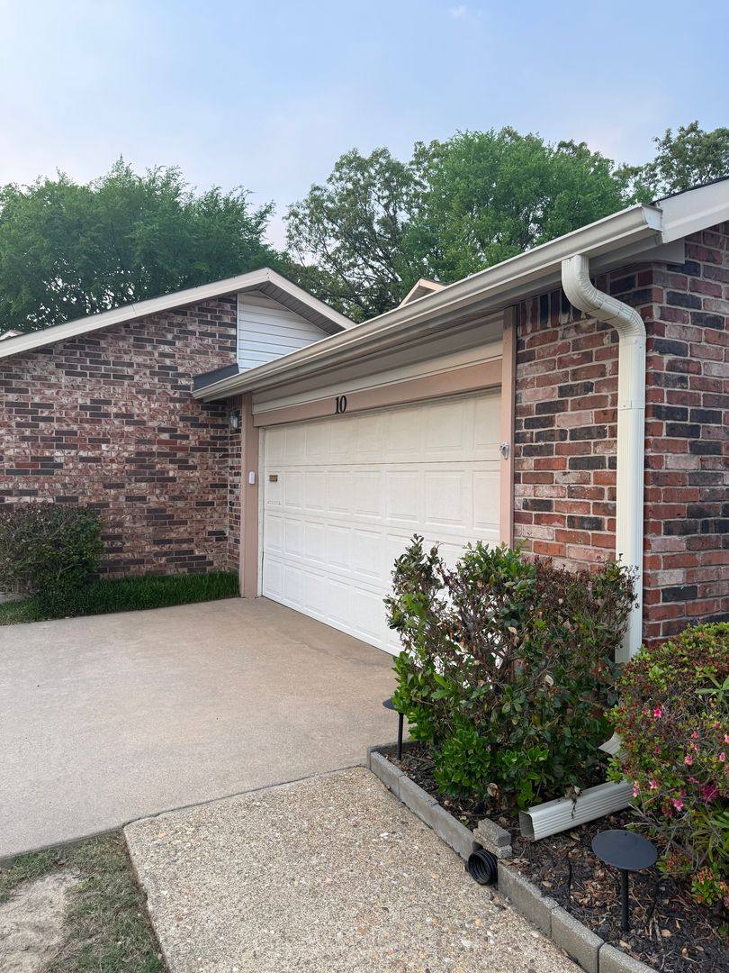 Condo for rent at 10 Hampshire Circle, Little Rock, AR 72211
