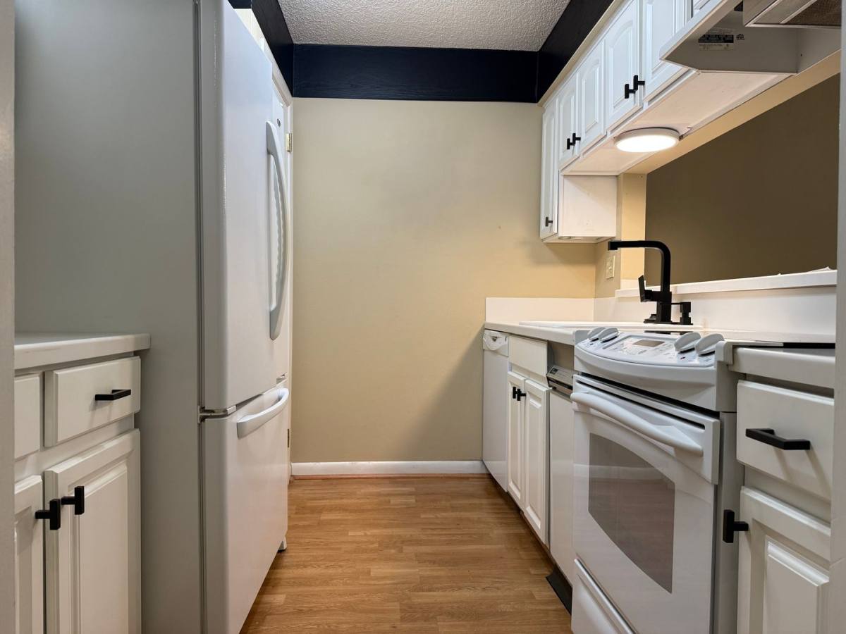 Condo for rent at 10 Hampshire Circle, Little Rock, AR 72211