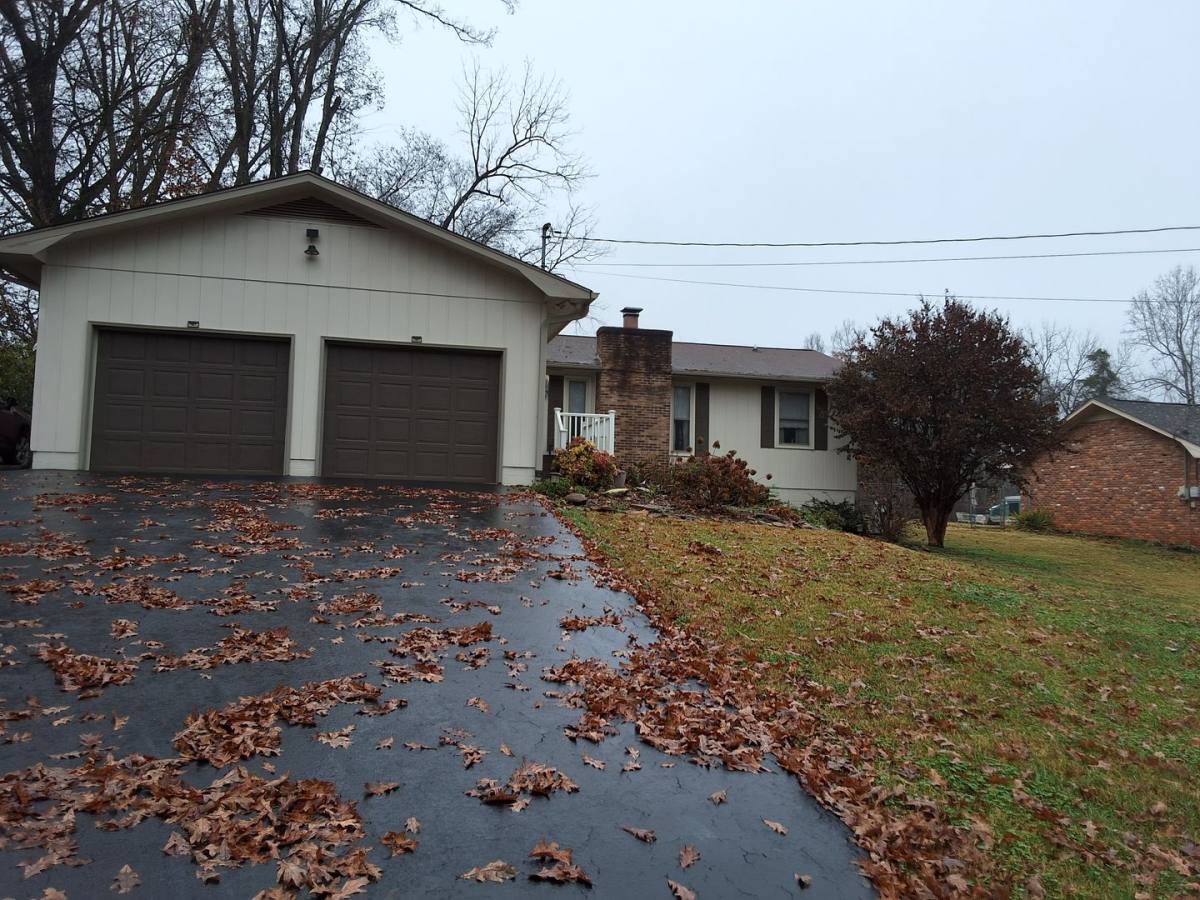 House for rent at 14989 Martel Rd, Lenoir City, TN 37772