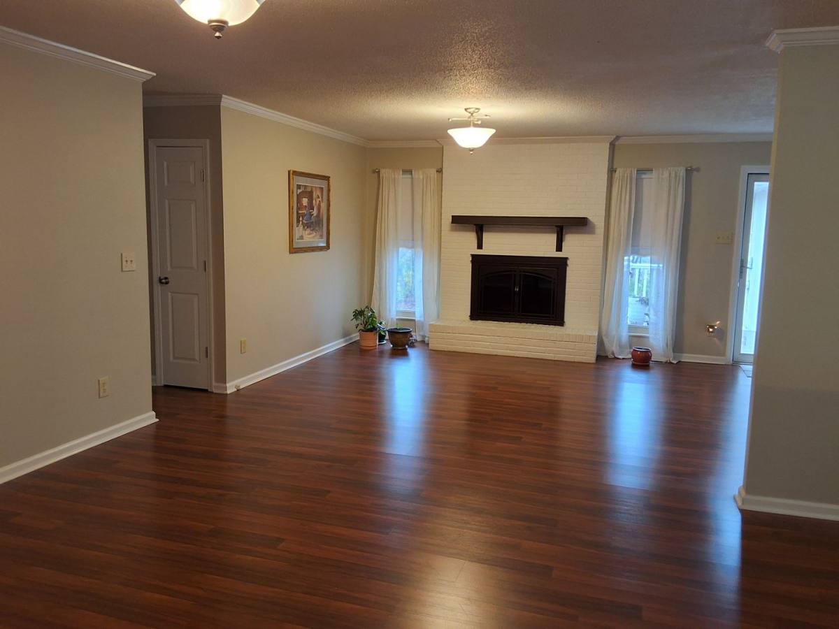 House for rent at 14989 Martel Rd, Lenoir City, TN 37772