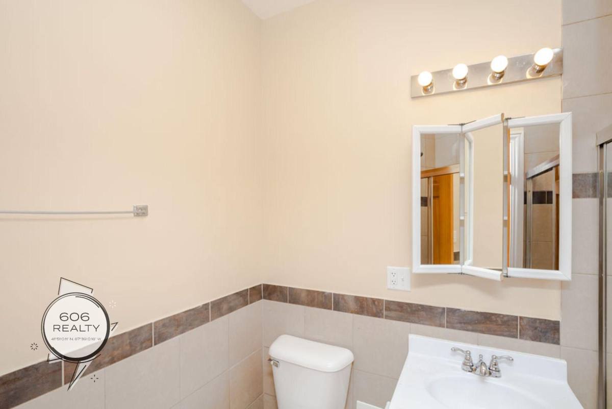 Apartment for rent at 5550-58 W Belmont, Chicago, IL 60641
