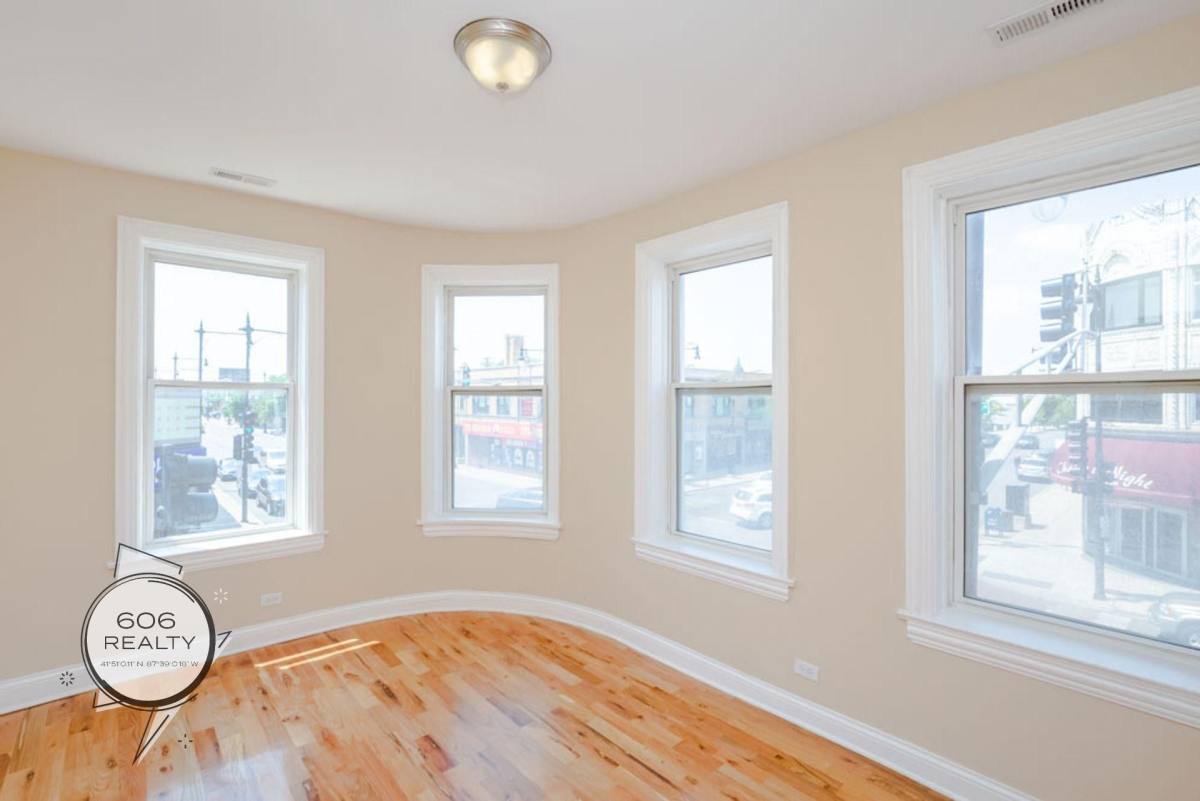 Apartment for rent at 5550-58 W Belmont, Chicago, IL 60641