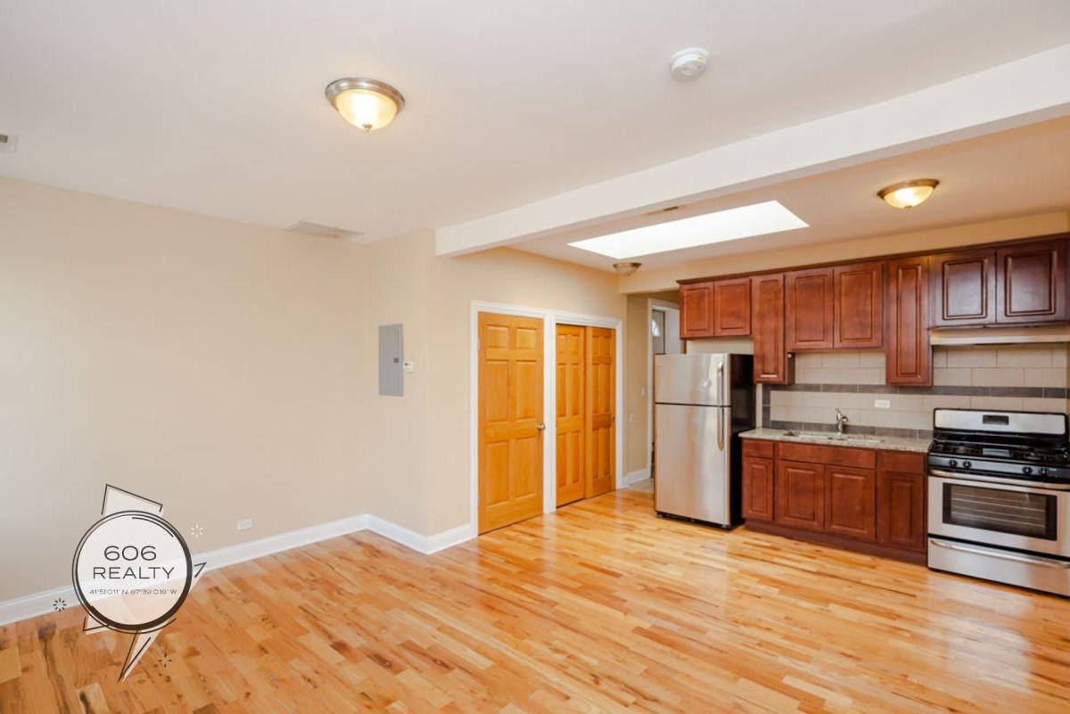 Apartment for rent at 5550-58 W Belmont, Chicago, IL 60641