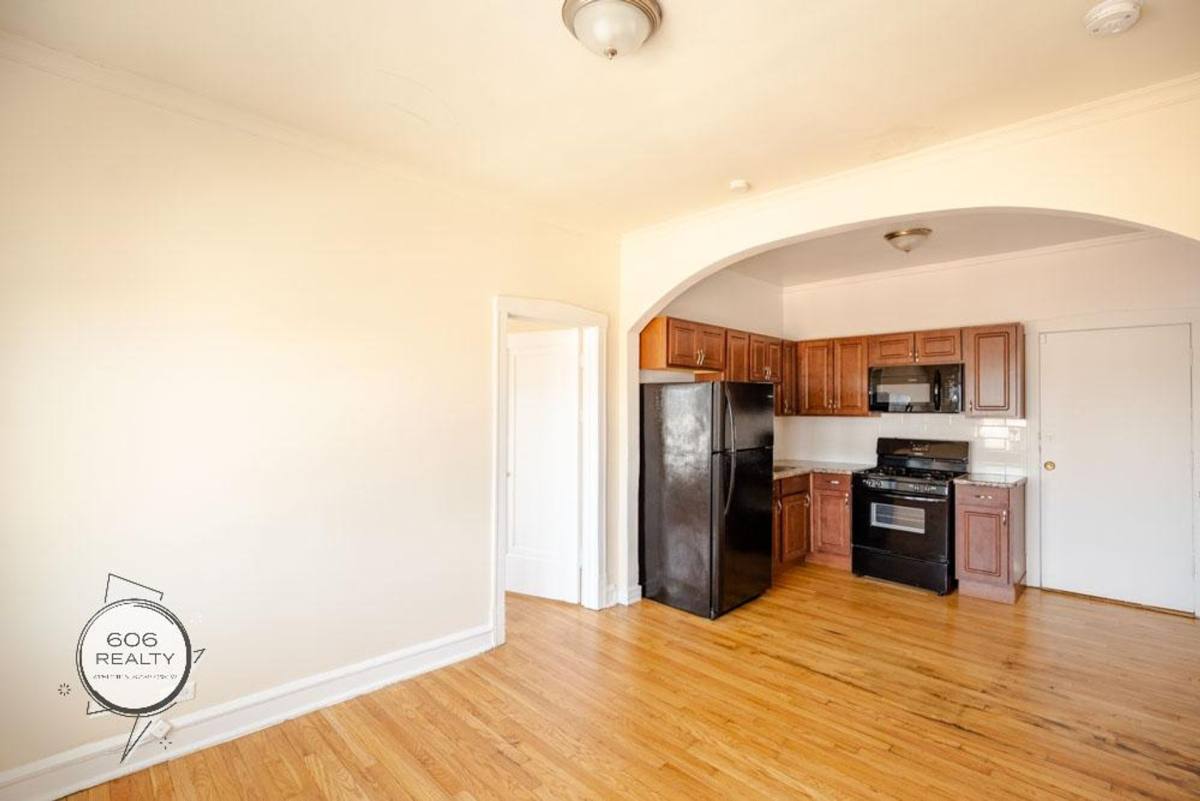 Apartment for rent at 2206 S 57th Ave, Cicero, IL 60804