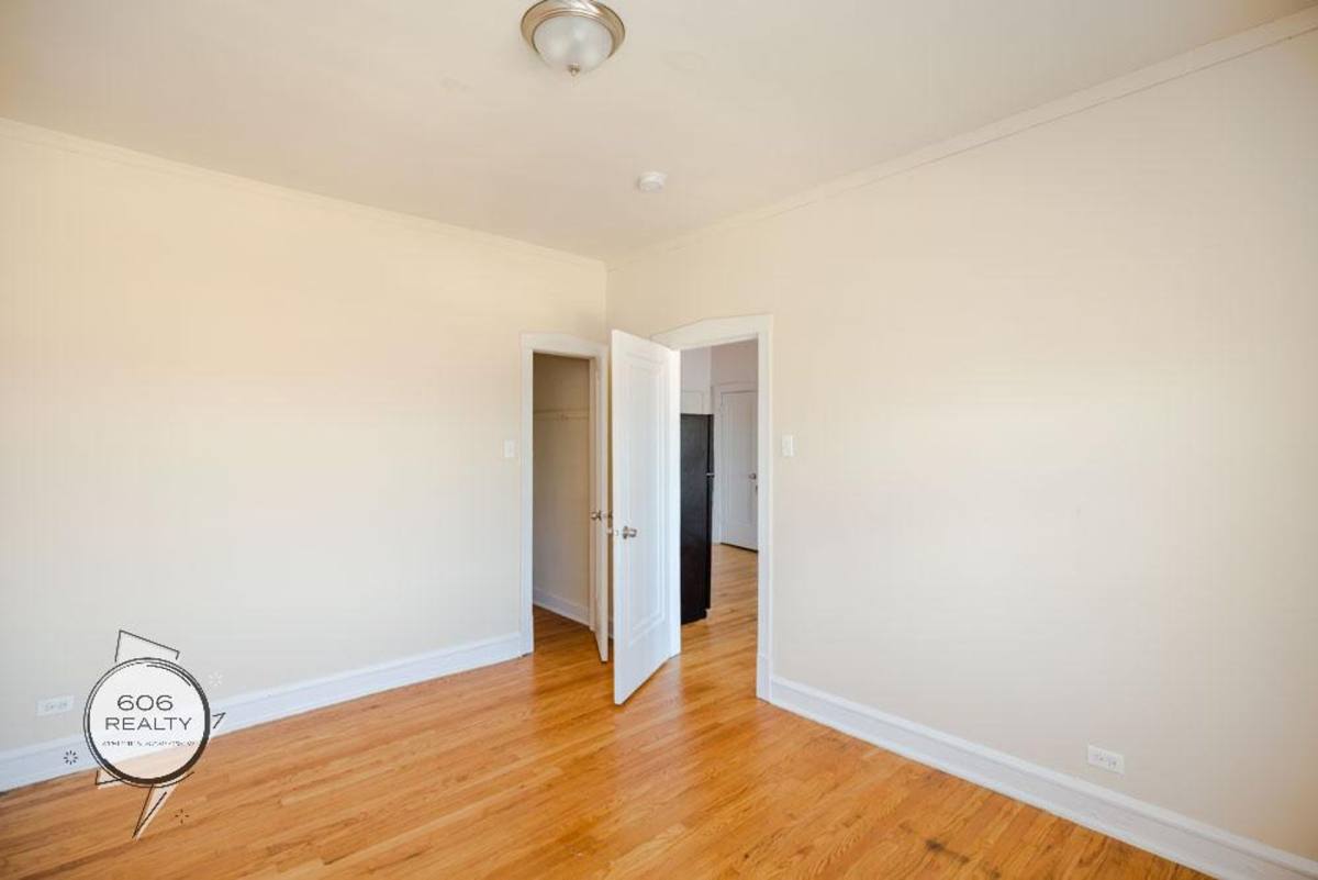 Apartment for rent at 2206 S 57th Ave, Cicero, IL 60804
