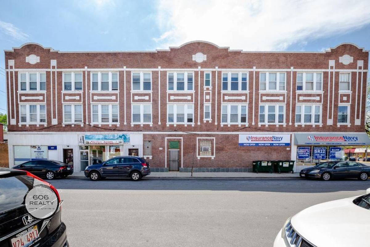 Apartment for rent at 2208 S 57th Ave, Cicero, IL 60804