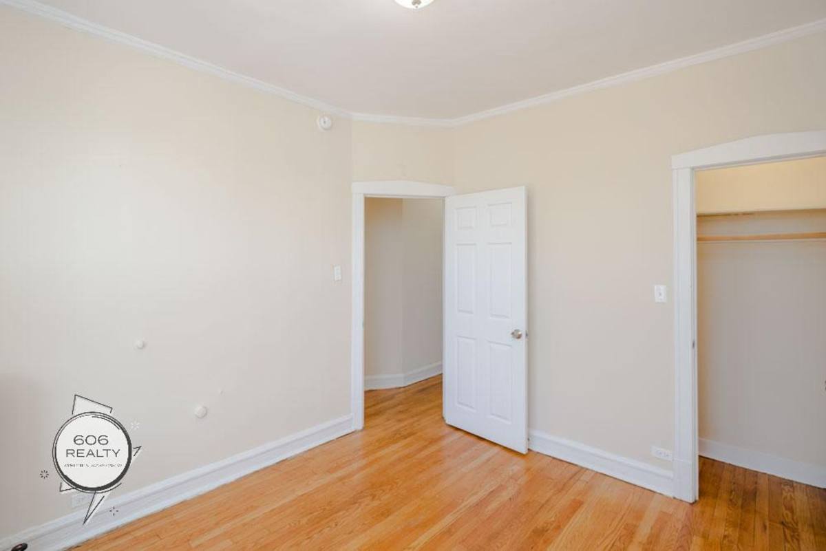 Apartment for rent at 2208 S 57th Ave, Cicero, IL 60804