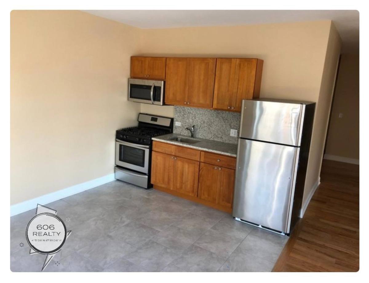 Apartment for rent at 6001 W Cermak, Cicero, IL 60804