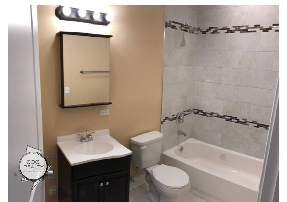 Apartment for rent at 6001 W Cermak, Cicero, IL 60804