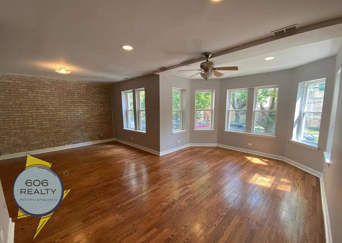 Apartment for rent at 6500-6504 N Washtenaw Ave, Chicago, IL 60645