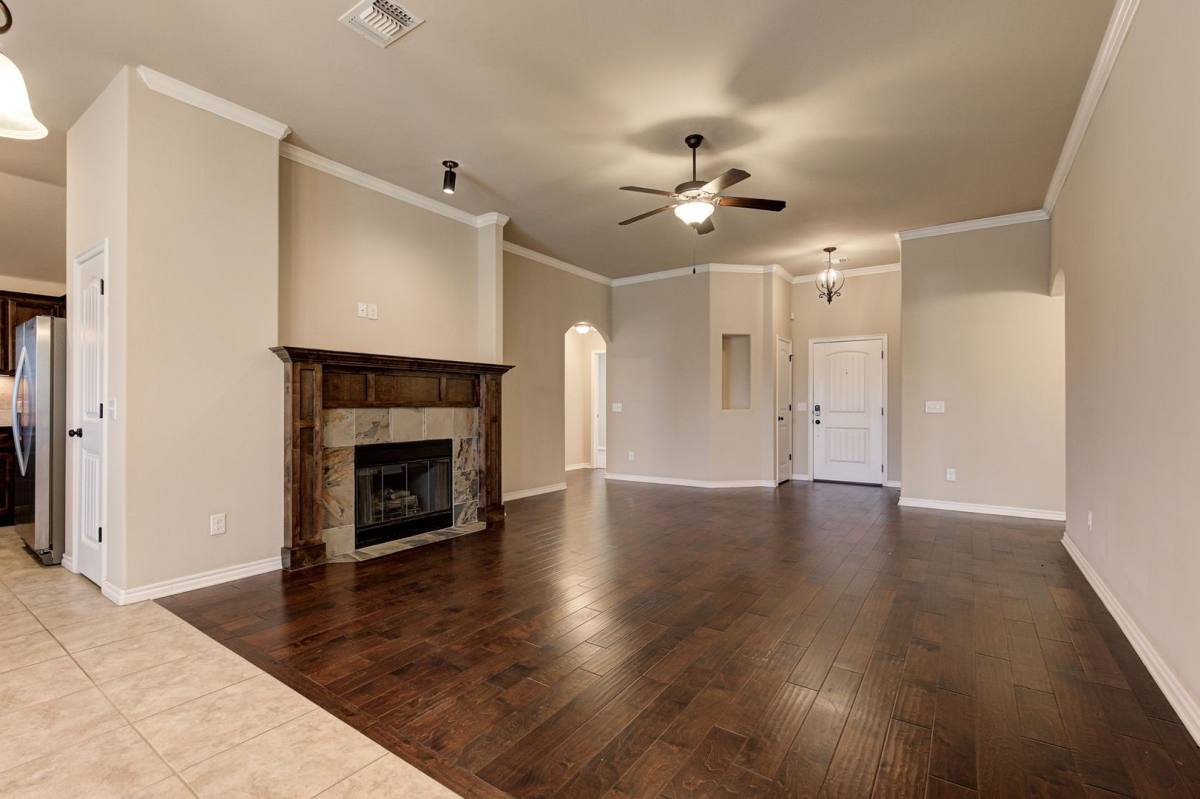 House for rent at 915 Lazywood Dr, Chickasha, OK 73018