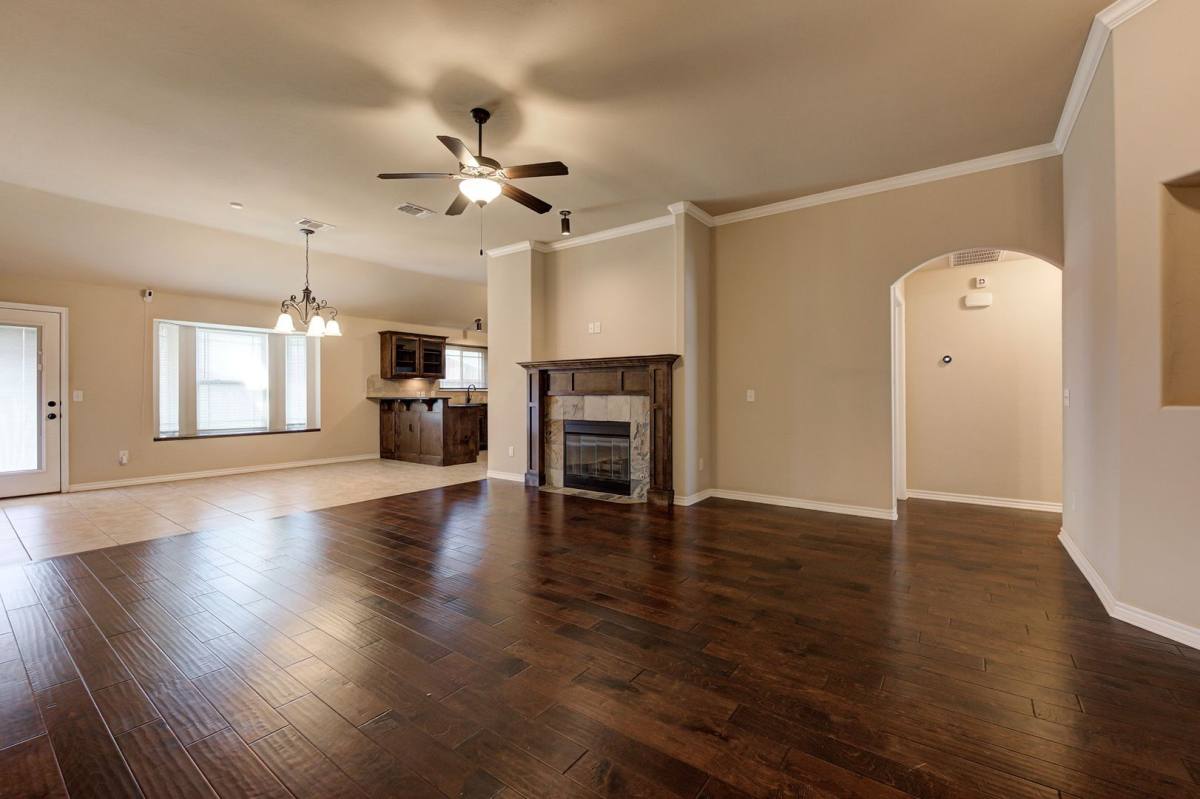 House for rent at 915 Lazywood Dr, Chickasha, OK 73018