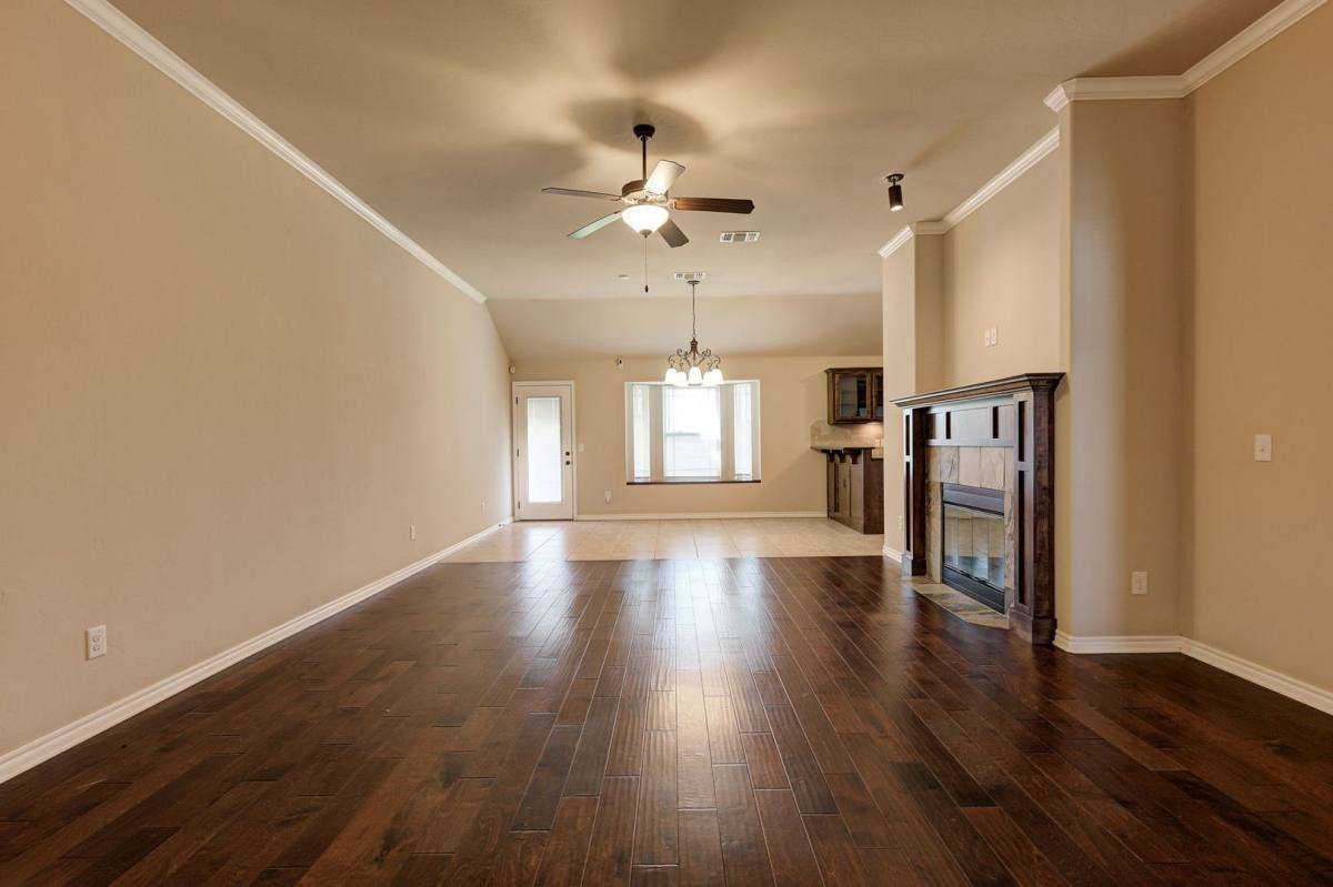 House for rent at 915 Lazywood Dr, Chickasha, OK 73018