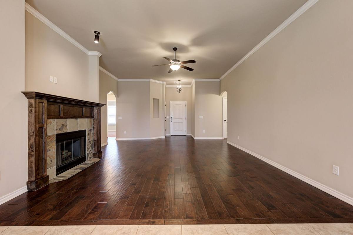 House for rent at 915 Lazywood Dr, Chickasha, OK 73018