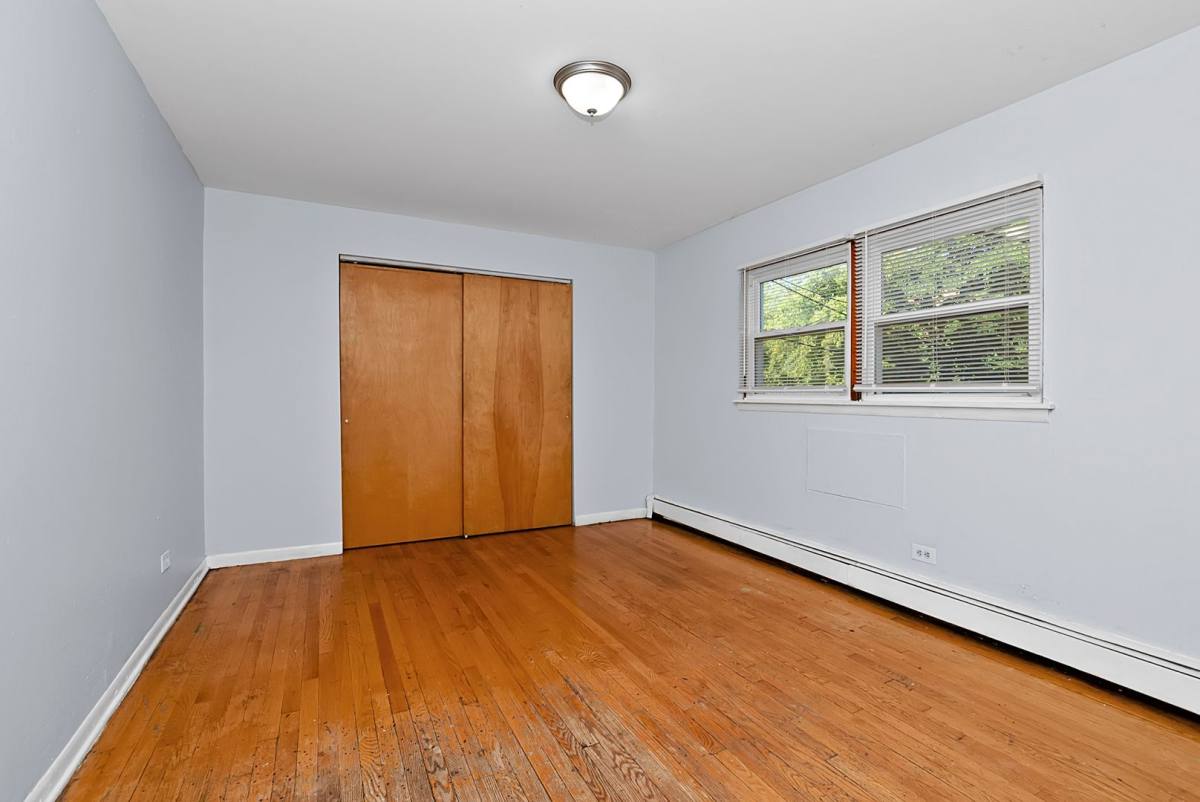 Apartment for rent at 7818-7820 S Shore Dr, Chicago, IL 60649