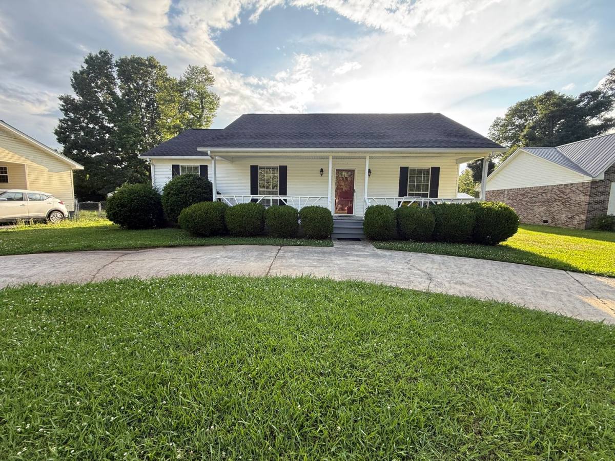 House for rent at 314 Beverly St, Scottsboro, AL 35768