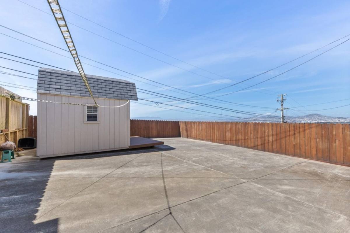 Apartment for rent at 62 Seacliff Ave, Daly City, CA 94015