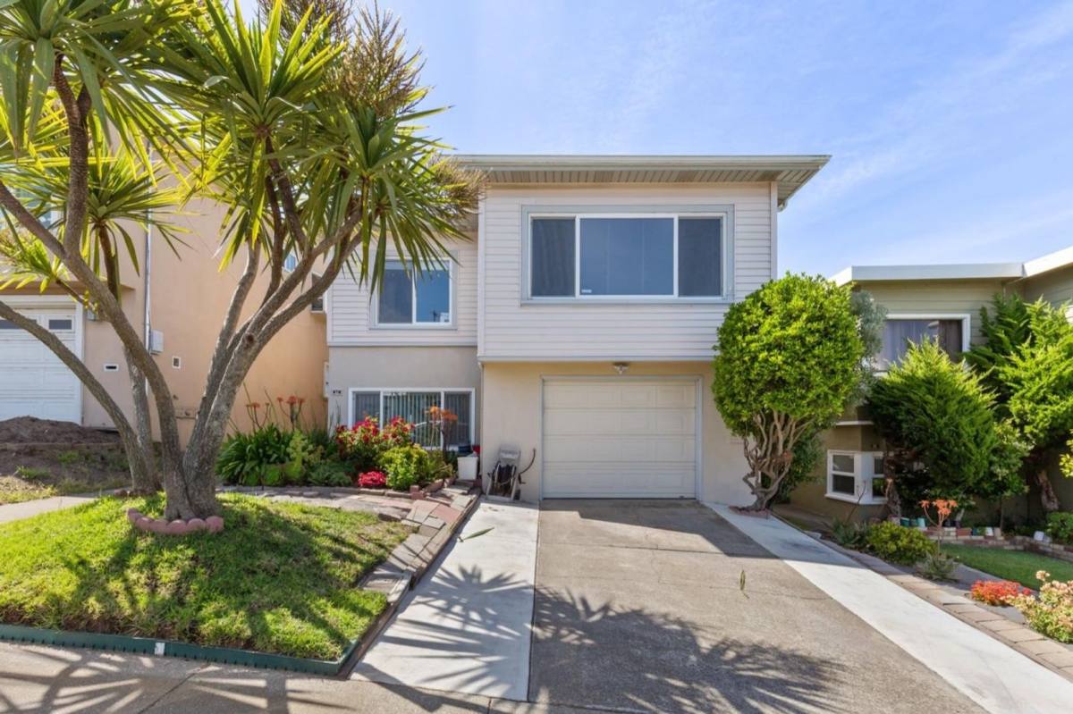 Apartment for rent at 62 Seacliff Ave, Daly City, CA 94015