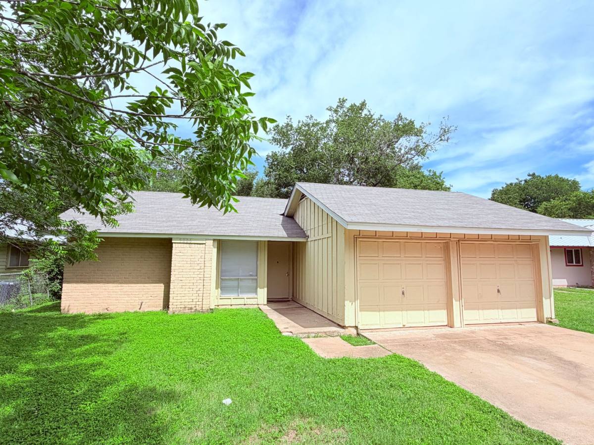 House for rent at 5206 Village Trail, Austin, TX 78744