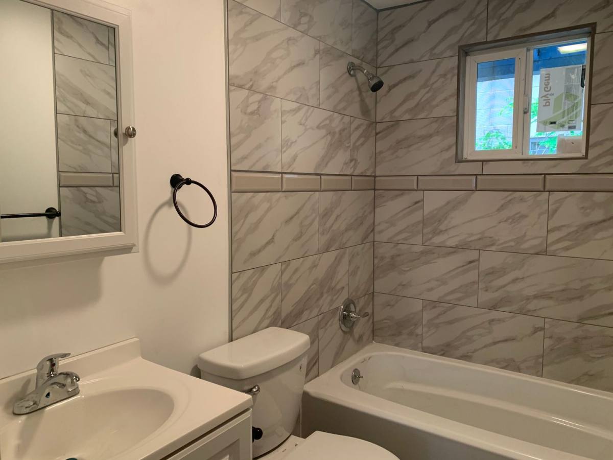 Apartment for rent at 2212 Carlson Rd, Vancouver, WA 98661