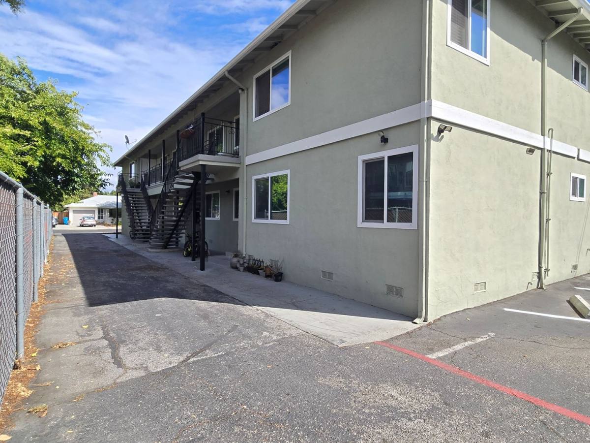 Apartment for rent at 450 California St, Santa Clara, CA 95050