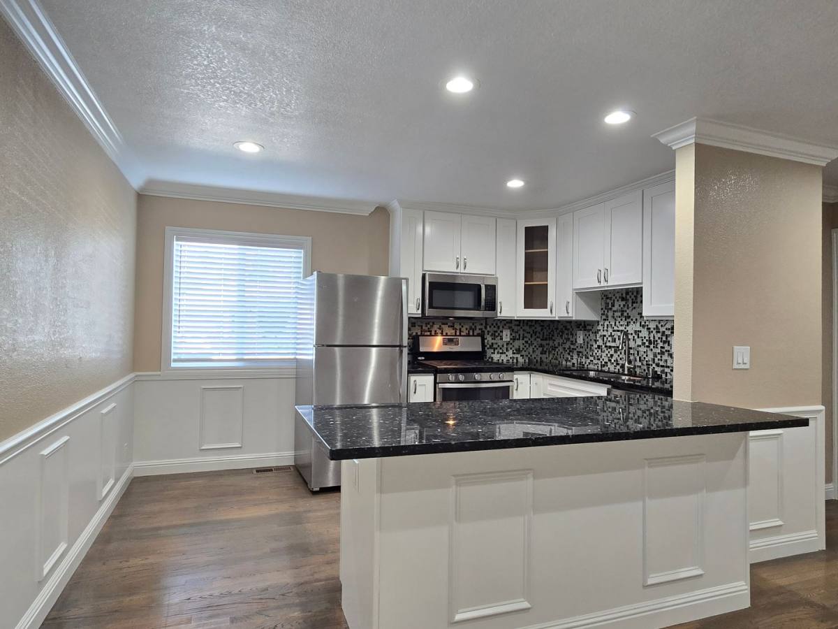 Apartment for rent at 450 California St, Santa Clara, CA 95050