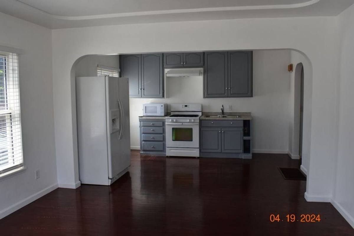 Townhouse for rent at 137 F St, Chula Vista, CA 91910