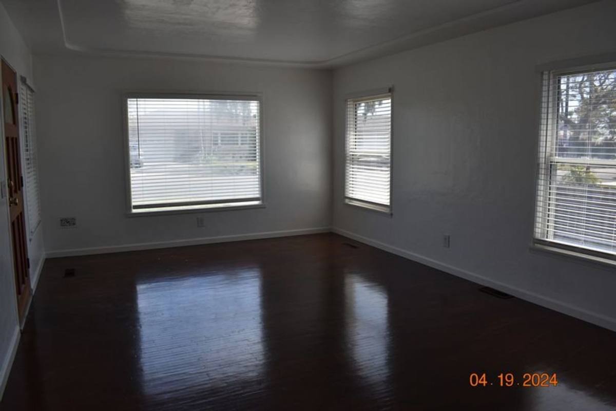 Townhouse for rent at 137 F St, Chula Vista, CA 91910