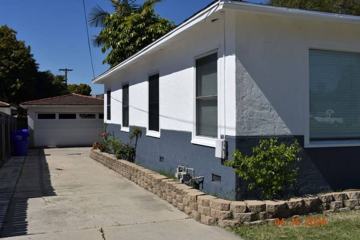 Townhouse for rent at 137 F St, Chula Vista, CA 91910