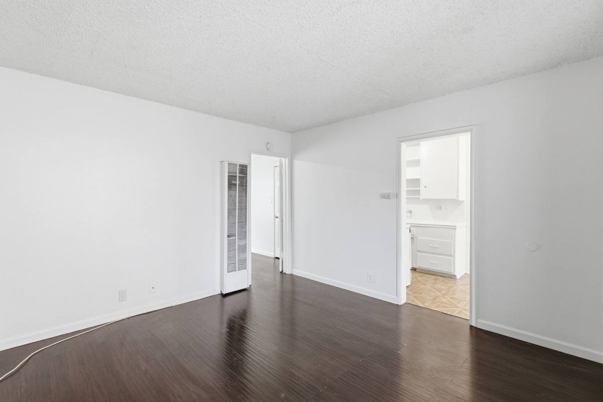 Apartment for rent at 1425 Cedar Ave, Long Beach, CA 90813
