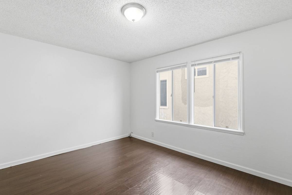 Apartment for rent at 1425 Cedar Ave, Long Beach, CA 90813
