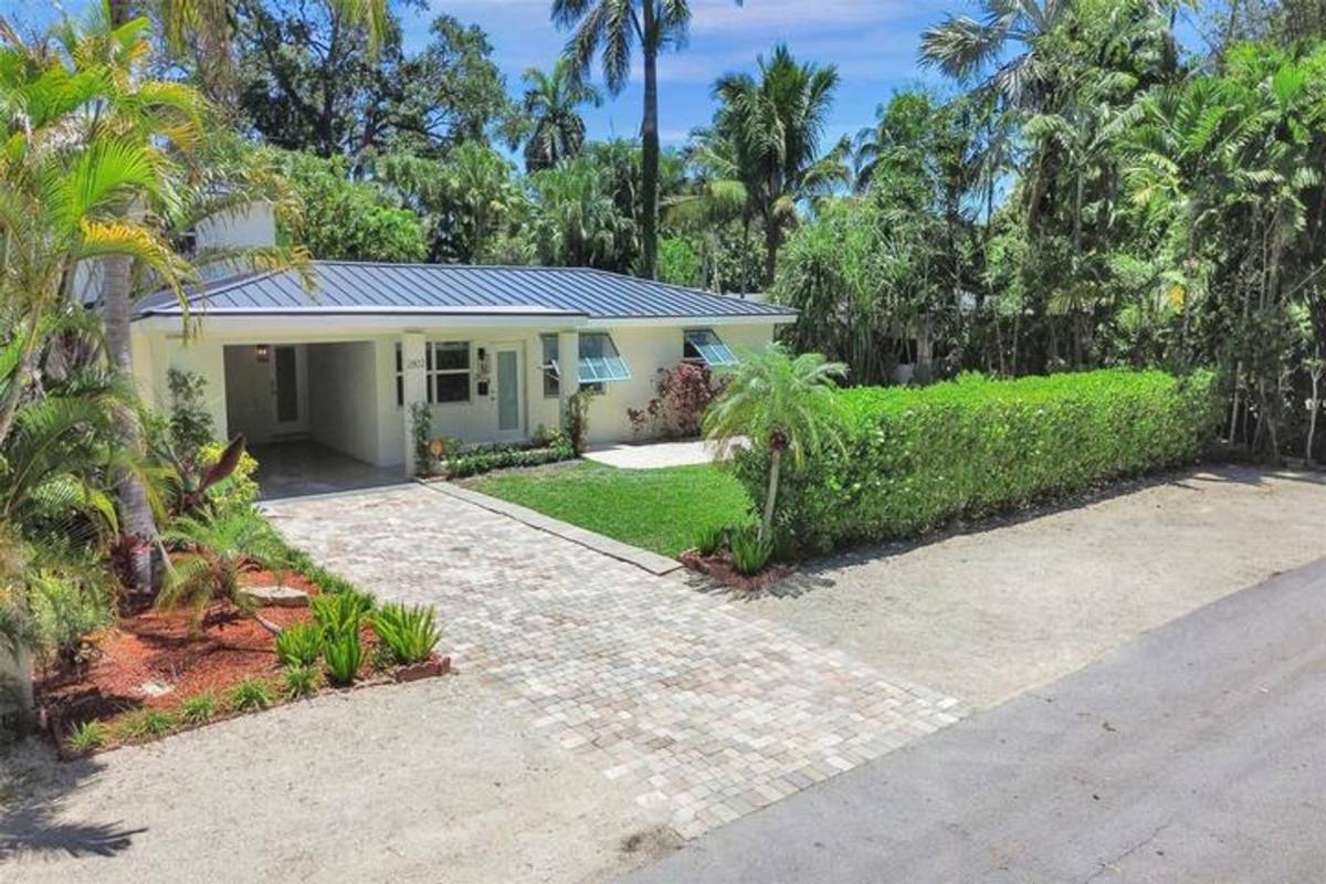 House for rent at 2802 NE 15th Ave, Fort Lauderdale, FL 33334