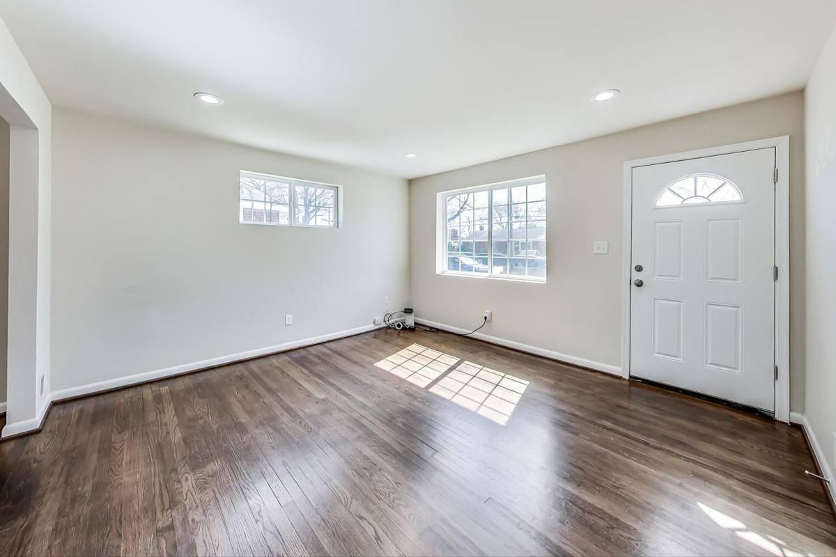House for rent at 4617 Creek Shore Dr, Rockville, MD 20852