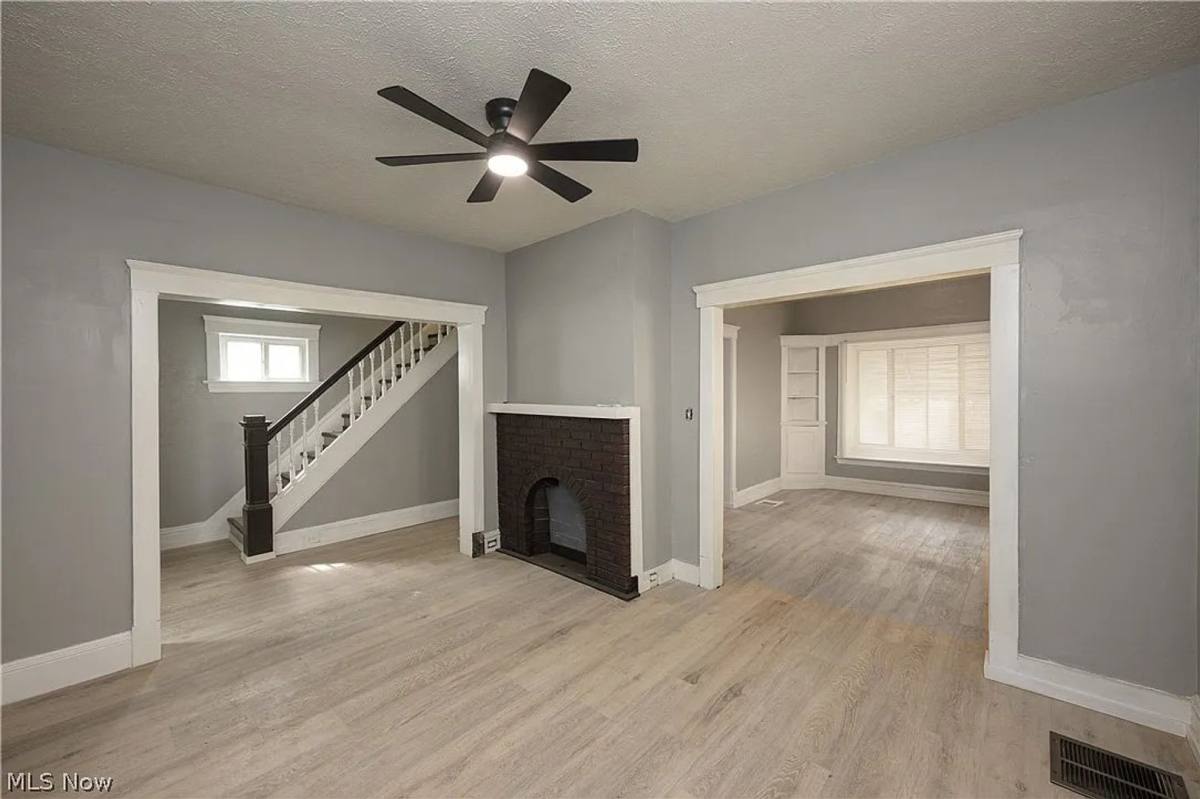 House for rent at 686 E 92nd St, Cleveland, OH 44108