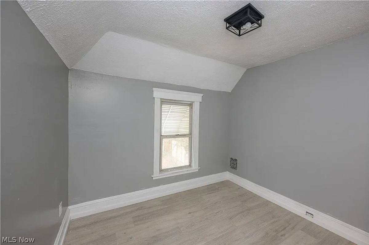 House for rent at 686 E 92nd St, Cleveland, OH 44108