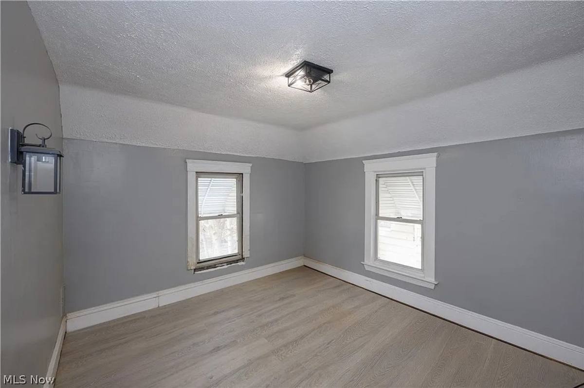 House for rent at 686 E 92nd St, Cleveland, OH 44108