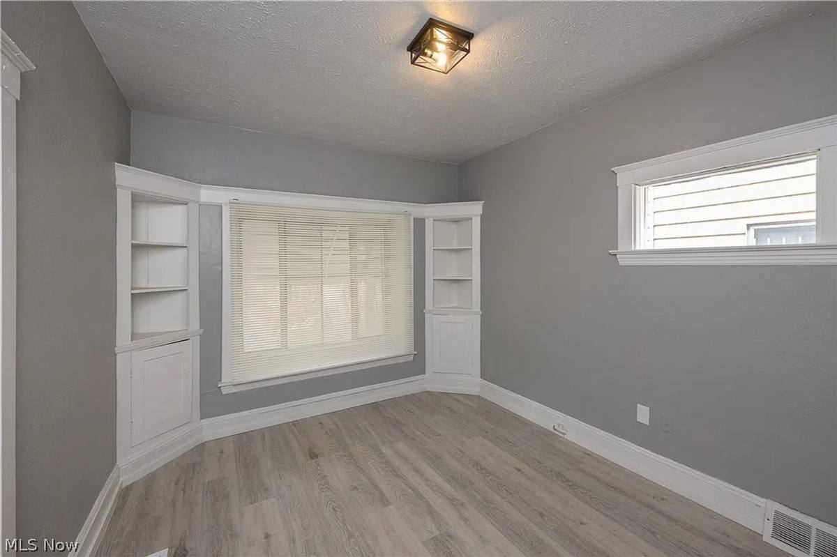 House for rent at 686 E 92nd St, Cleveland, OH 44108