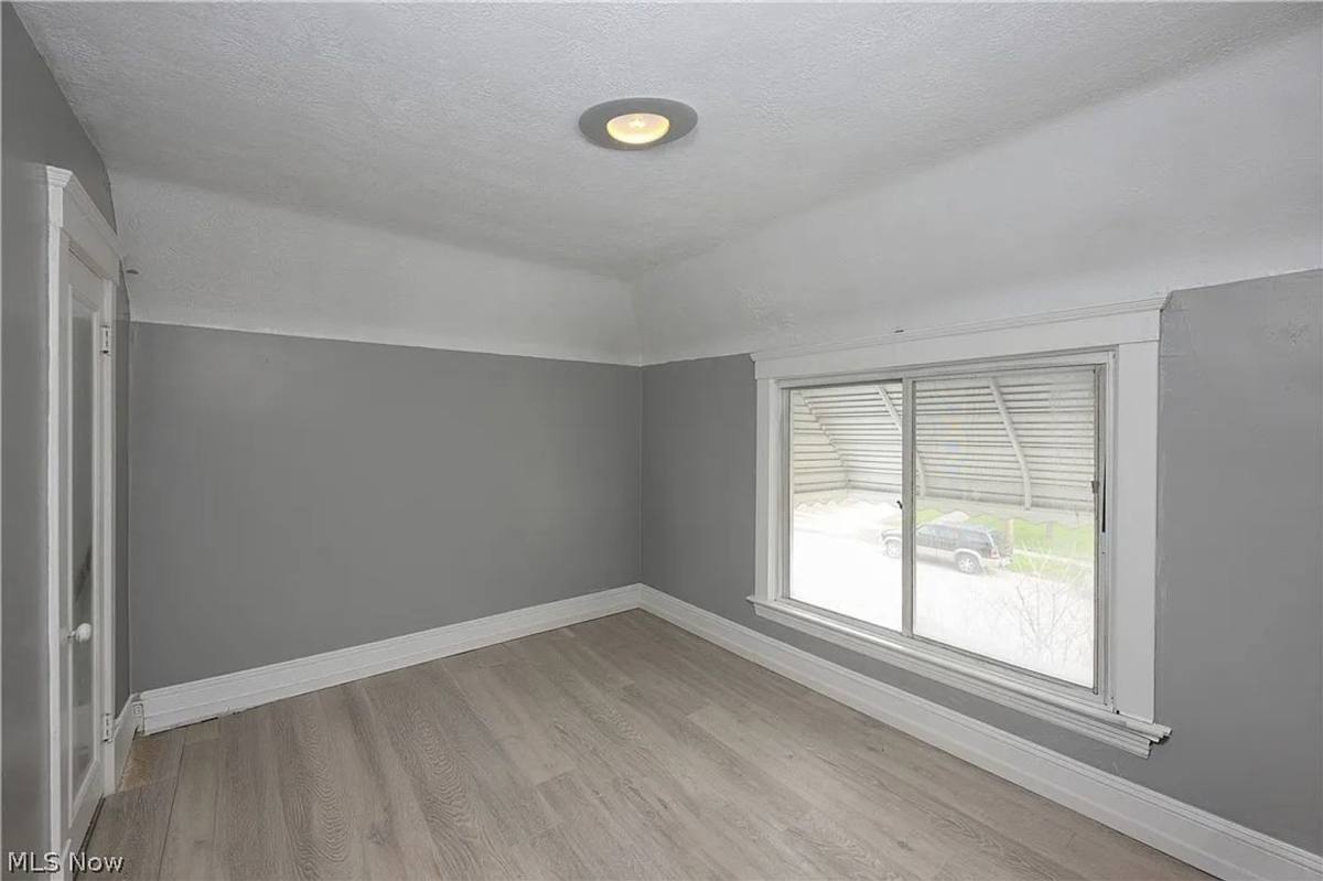 House for rent at 686 E 92nd St, Cleveland, OH 44108