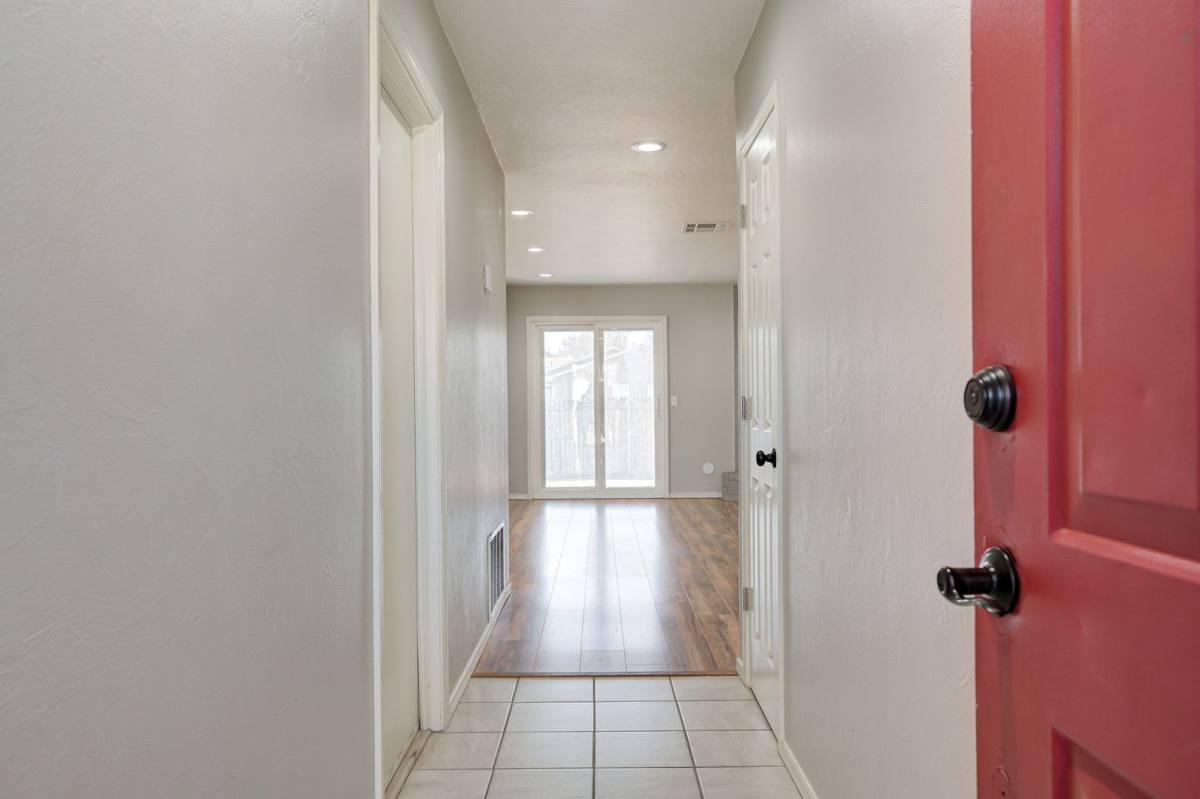 House for rent at 429 Belmont Dr, Edmond, OK 73034
