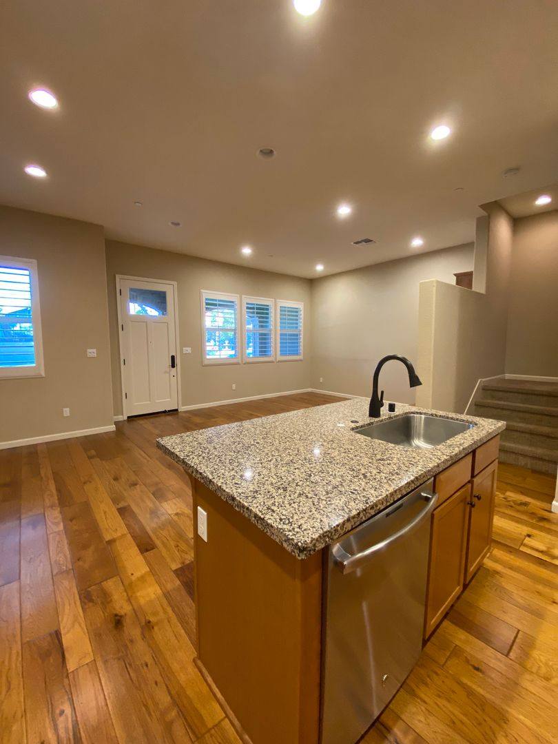 Townhouse for rent at 1053 Catalina Dr, Livermore, CA 94550