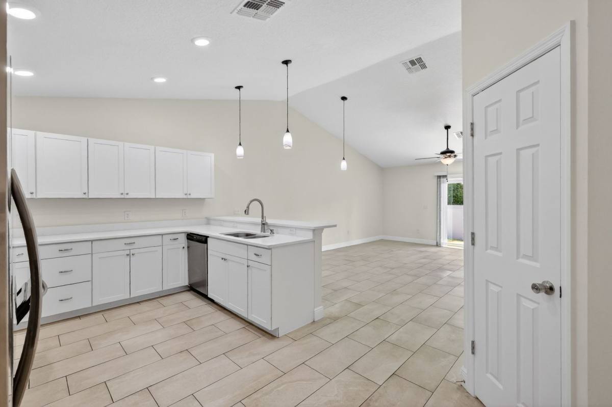 Apartment for rent at 116 Dewitt Court, Eustis, FL 32726