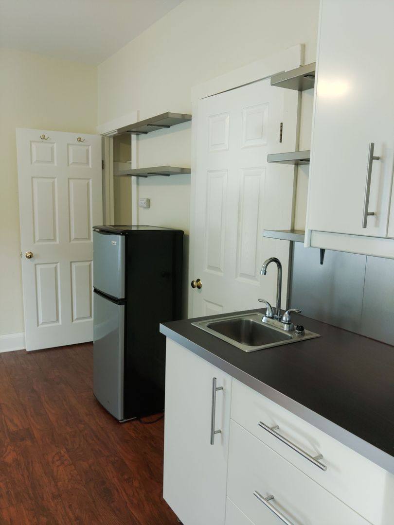 Apartment for rent at 405 Kipling St, Palo Alto, CA 94301