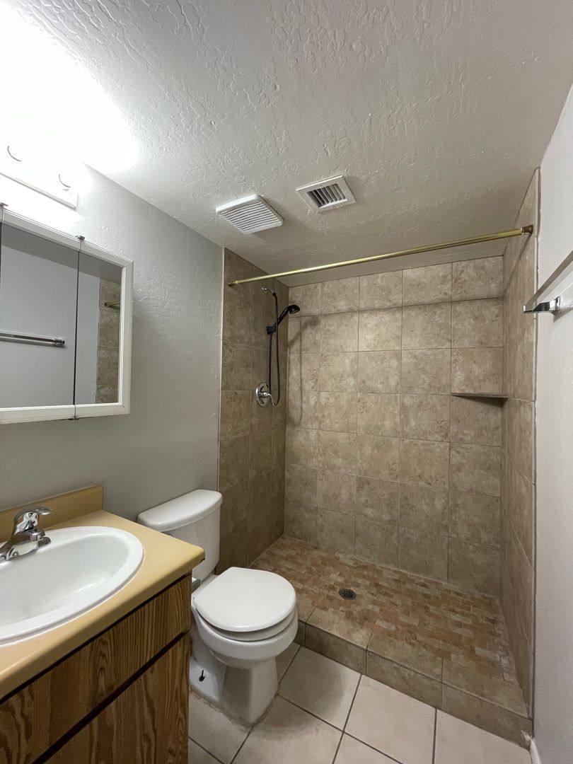 Apartment for rent at 2010 E Sweetwater Ave, Phoenix, AZ 85022