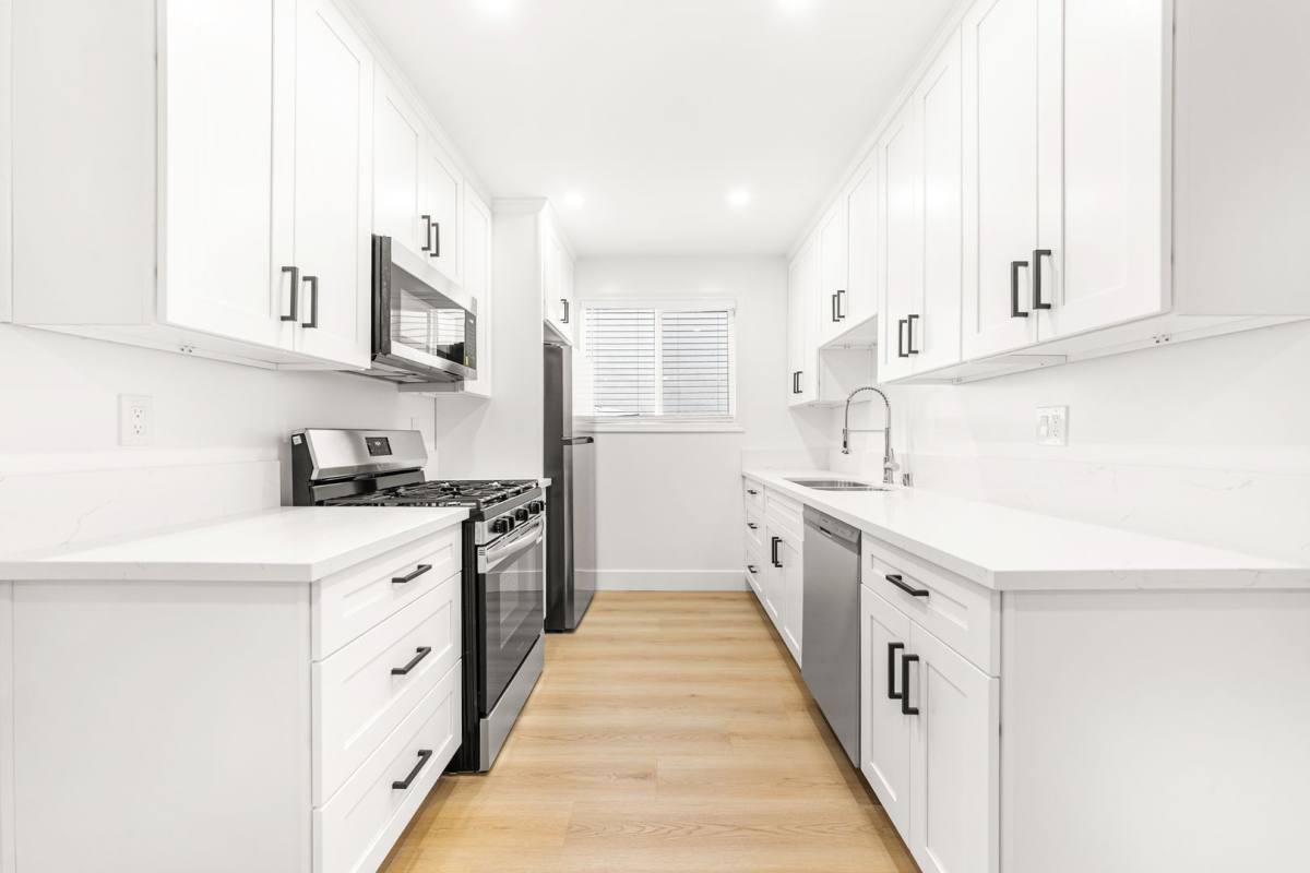 Apartment for rent at 3844 Potomac Ave, Los Angeles, CA 90008