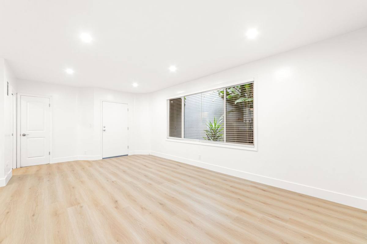 Apartment for rent at 3844 Potomac Ave, Los Angeles, CA 90008