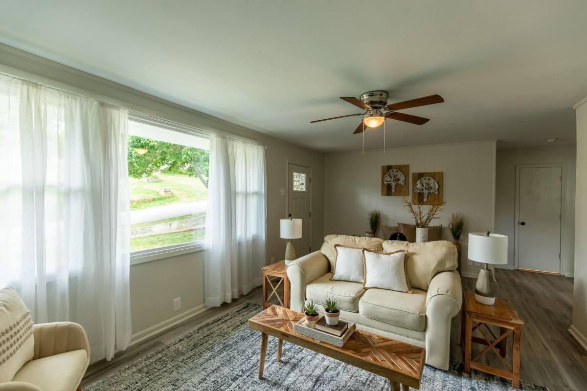 House for rent at 432 Cypress St, Mount Carmel, TN 37645