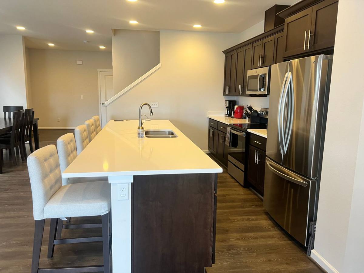 Townhouse for rent at 22328 88th Way S, Kent, WA 98031