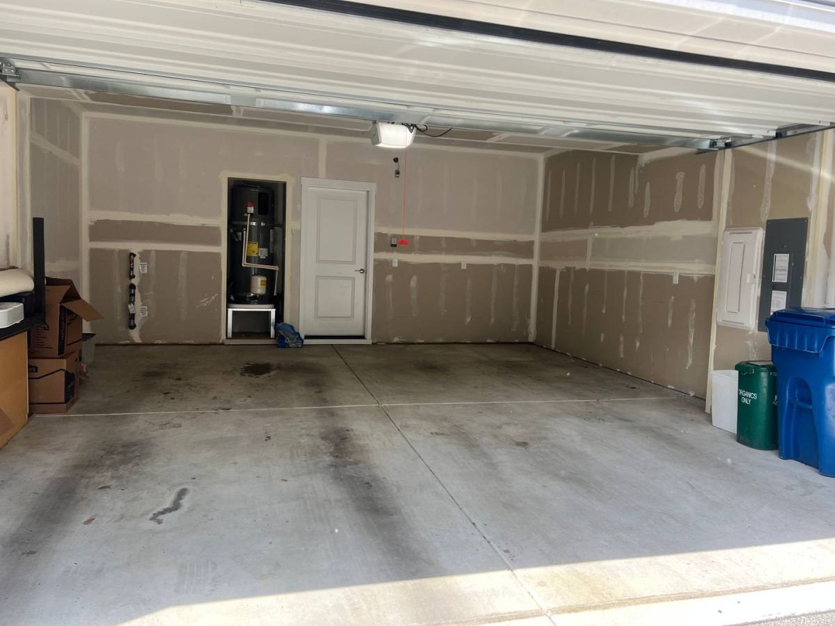Townhouse for rent at 22328 88th Way S, Kent, WA 98031